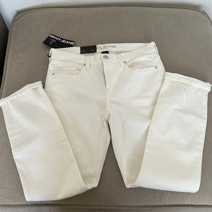 DKNY JEANS